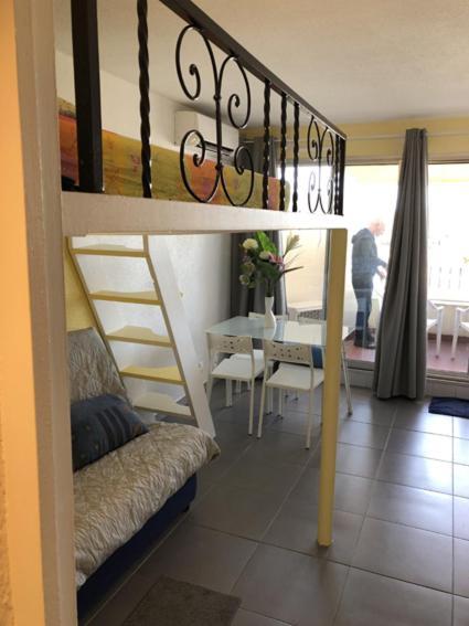 21m2 Port-camargues, Du Roi *